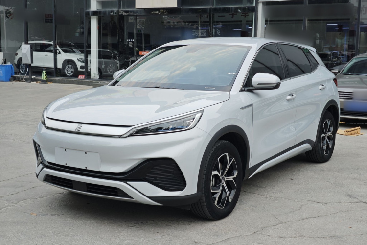 2024 BYD Yuan PLUS front three-quarter view